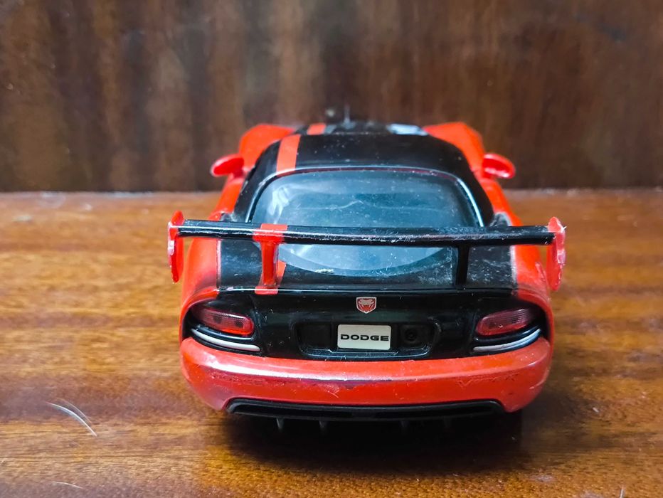 Машинка Dodge Viper SRT10 ACR Bburago 1/24