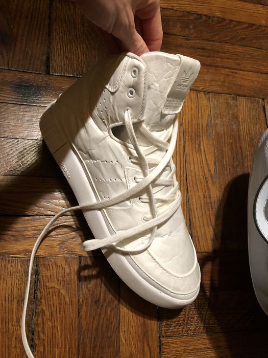 Продам жіночі/чоловічі (унісекс) кросівки Adidas. Оригінал, нові.