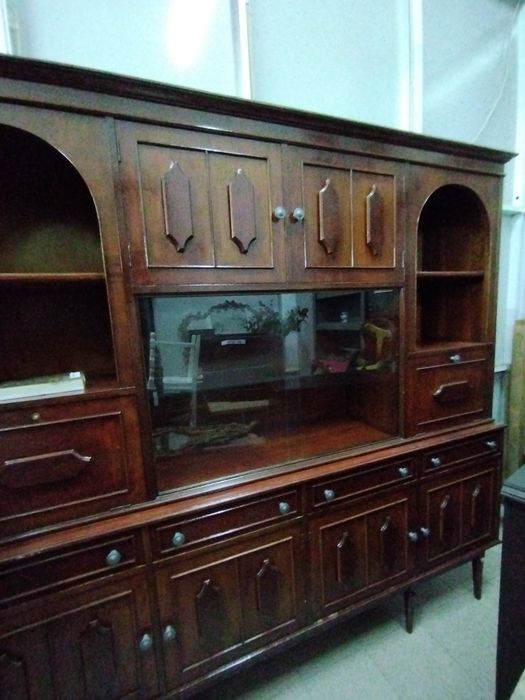 Móvel de sala muito antigo