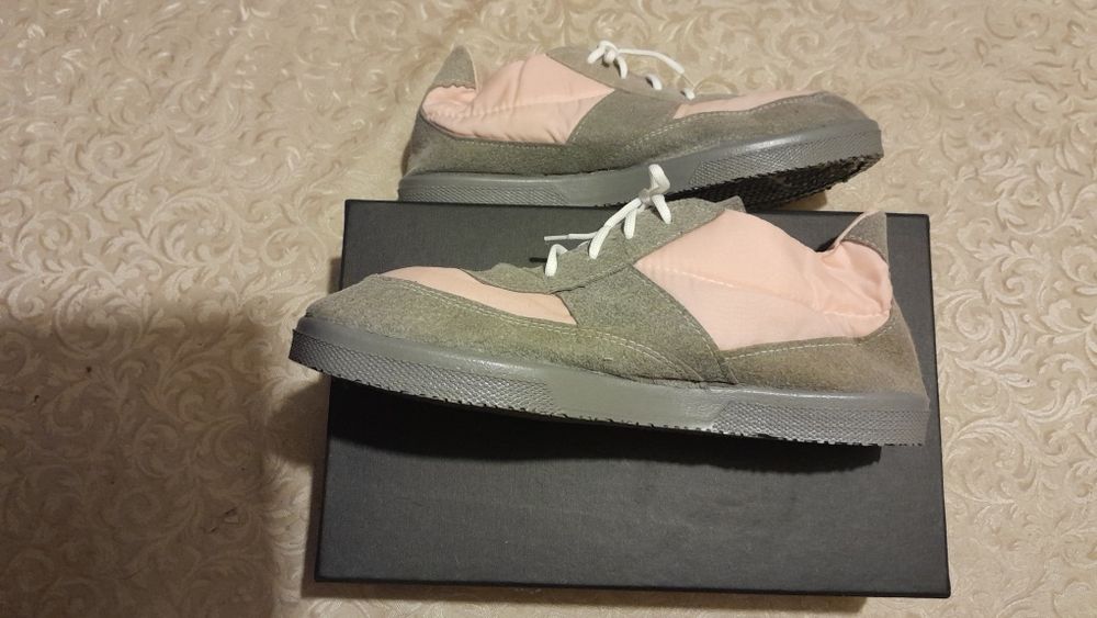 Кросівки підліткові, 39-40 нові за безцінь