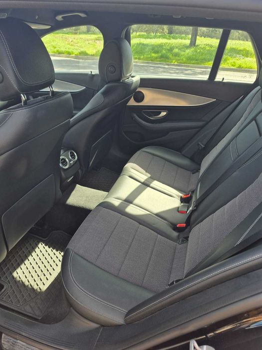 Excelente oportunidade - Mercedes-Benz E220