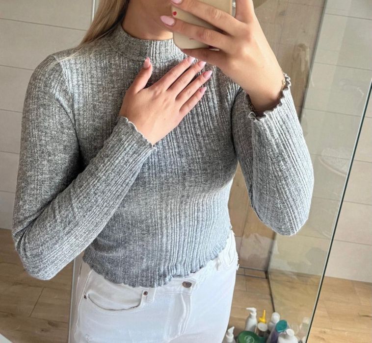 szary dopasowany sweterek New Yorker rozmiar M 38