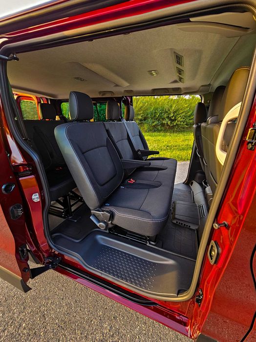 Wynajem Bus 9 osobowy 2024 Renault Trafic LONG Wypożyczalnia  Wesela