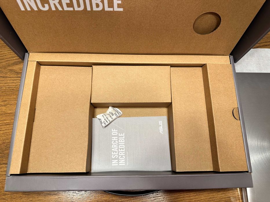 Portátil ASUS Zenbook UM433DA-R7AVXSB1