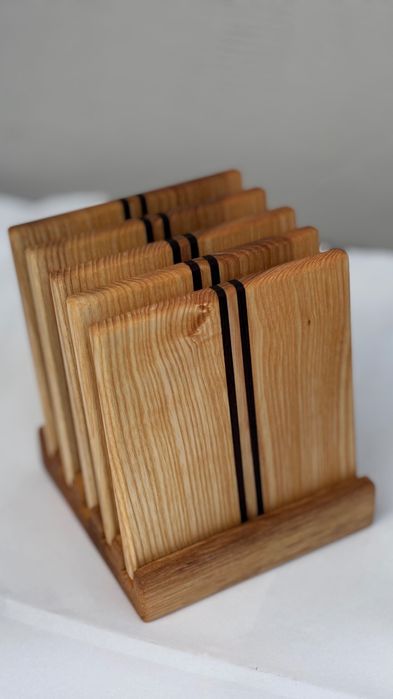 Zestaw drewnianych podkładek pod kubki