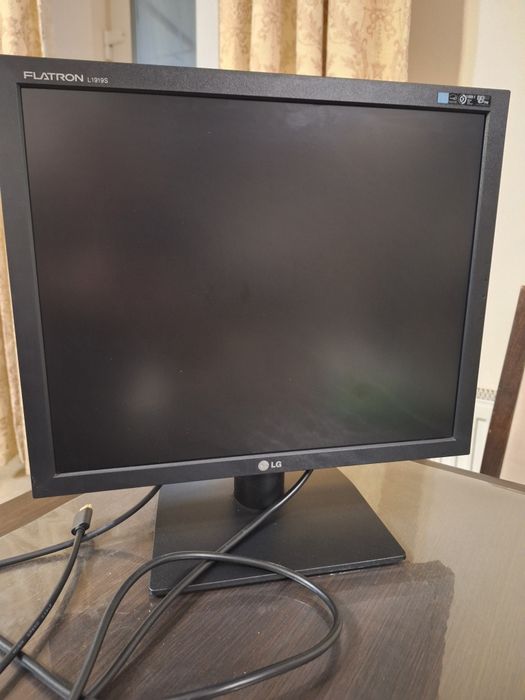 Продам монітор бренду "LG" Flatron