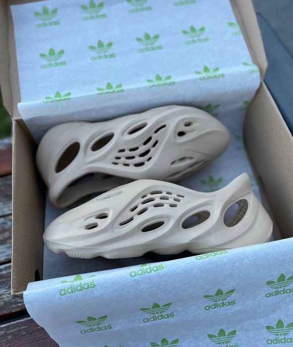 Чоловічі літні кросівки Adidas Yeezy Foam Runner кроссовки изи фом раннер