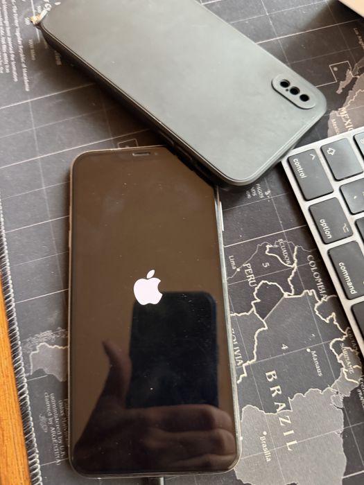 Iphon xs max kolr bialy