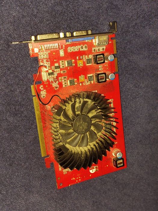 Відеоадаптер  HD2600XT