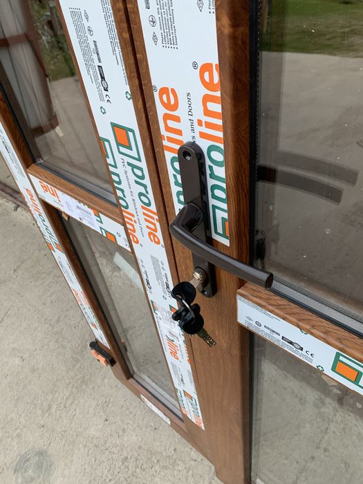 Drzwi PCV 125x210 złoty dąb