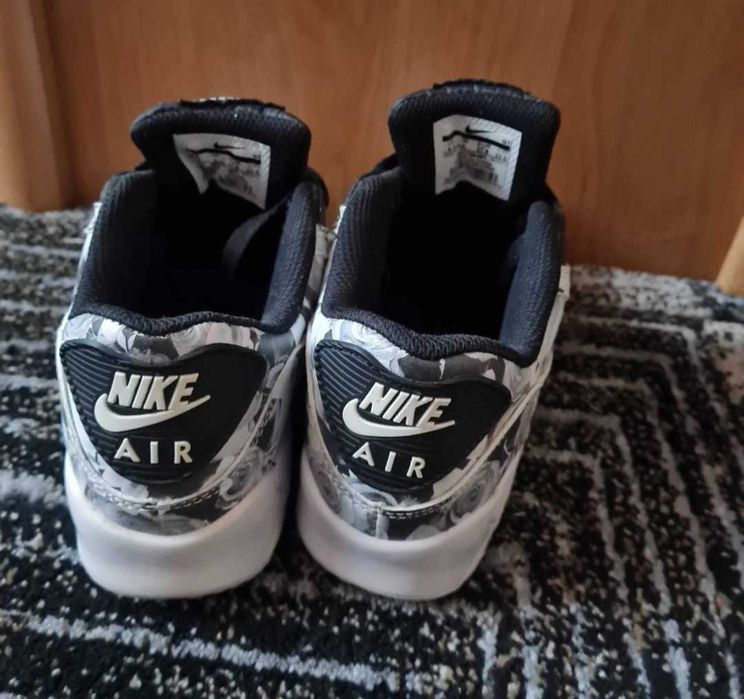 Buty Nike w kwiaty