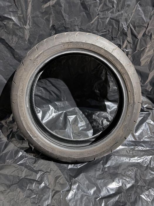 Pneu de mota brigeston