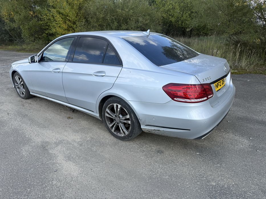Mercedes-Benz e220