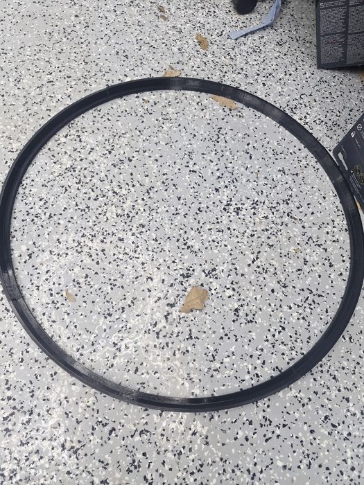 Rama dart do oswietlenia z ochwytem na kamerke autodarts 3x