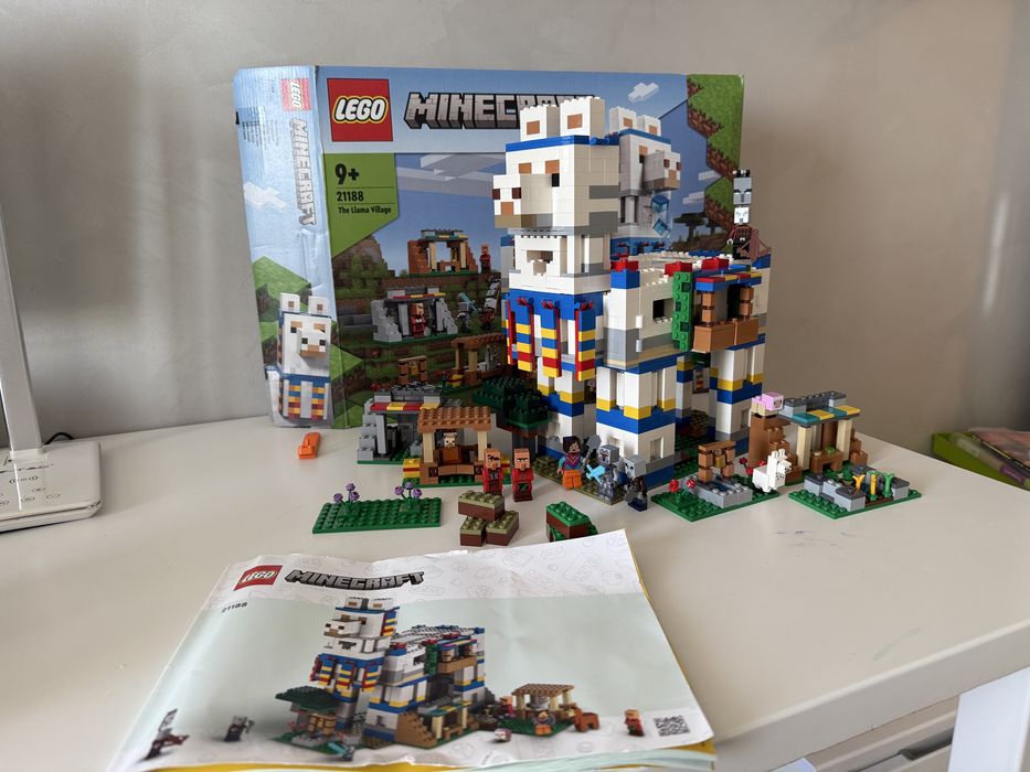 LEGO Minecraft Село лами (21188)