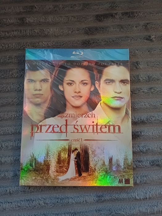 Blu-ray Saga Zmierzch Przed świtem Część 1 polskie wydanie, holograficzna okładka metalizowana, nowa w folii