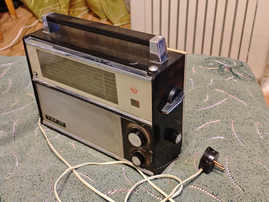 Раритетний радіоприймач VEF - 12 робочій