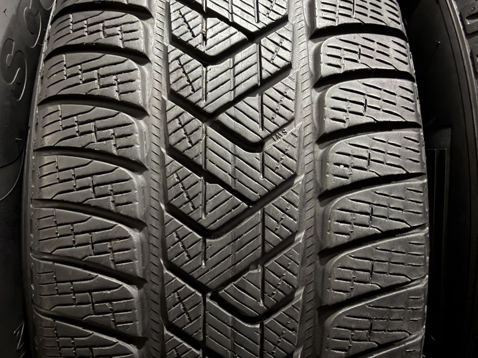 235/60 r19 Pirelli 4шт.
