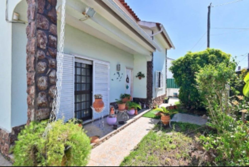 Moradia Isolada com piscina