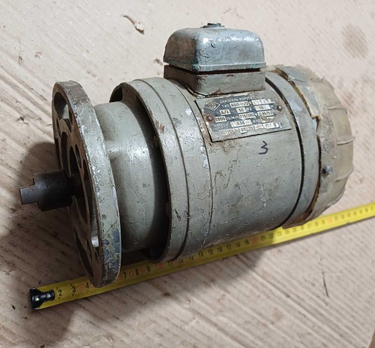 електродвигун флянцевий асинхронний АОЛ 4АА насос гідравлічний БГ 12