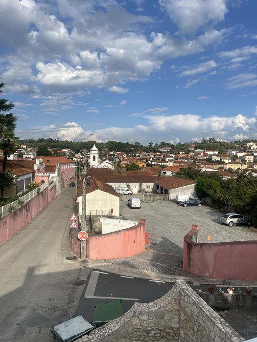 Arrendo T1  mobilado  e com ar condicionado
