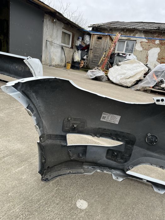Бампер Tesla Model Y
