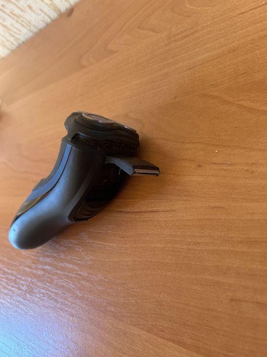 Елетробритва Philips