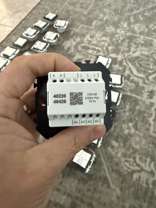 Efapel D40 pressão e persiana (como novos)