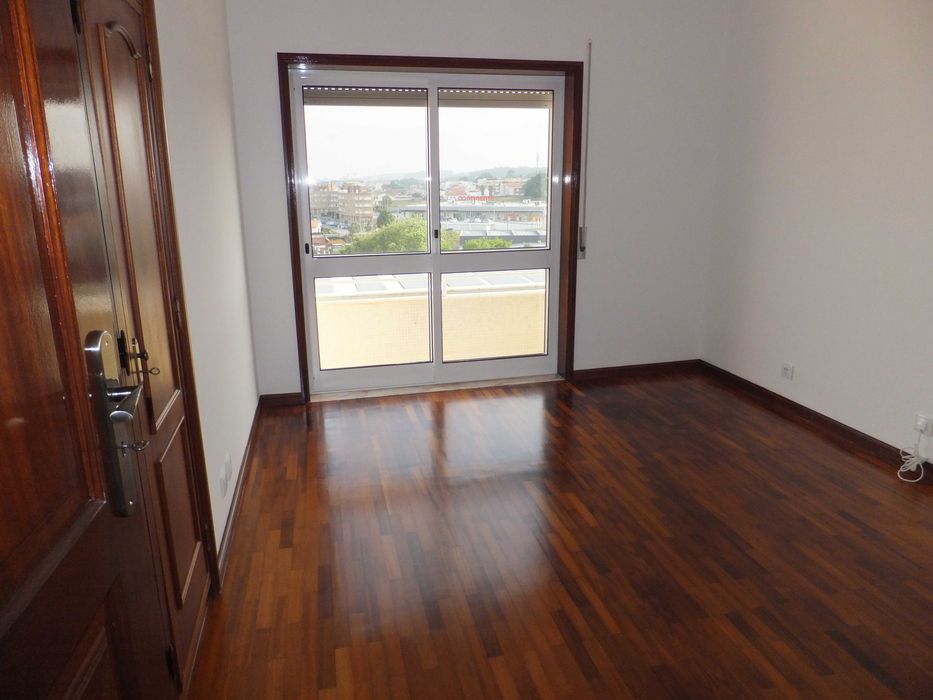 Arrendamento de apartamento t3 em Espinho