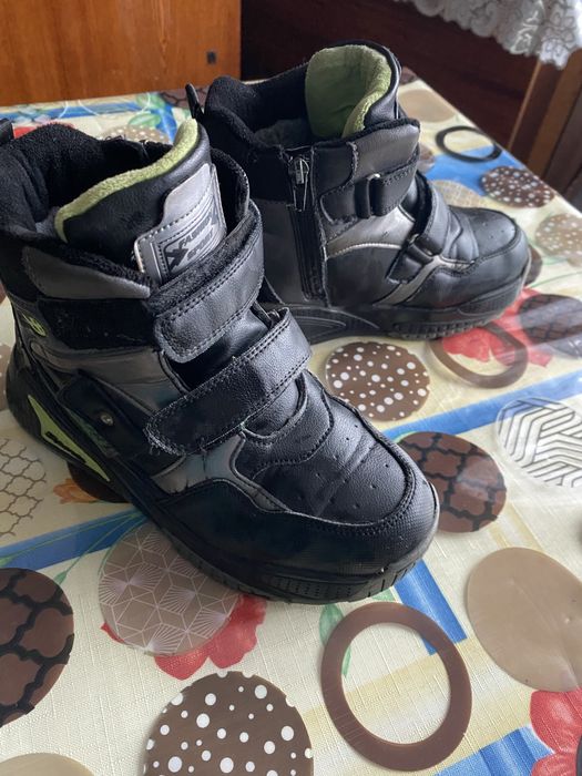 Зимні ботинки для хлопчика