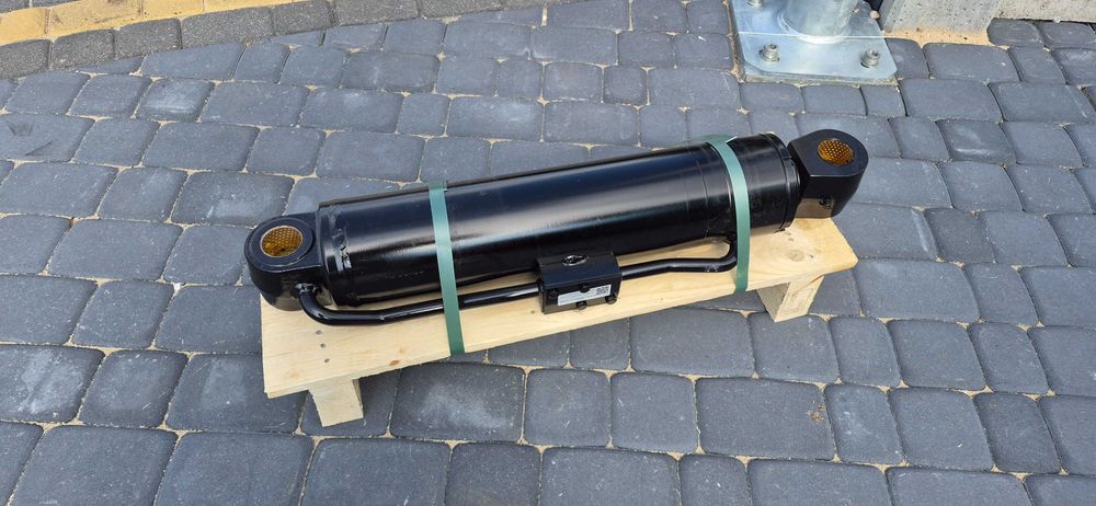 Manitou siłownik wychyłu karetki poziomowania wideł  NOWY oryginał MLT 634 MLT635 -130 PS+ MLT 630-115