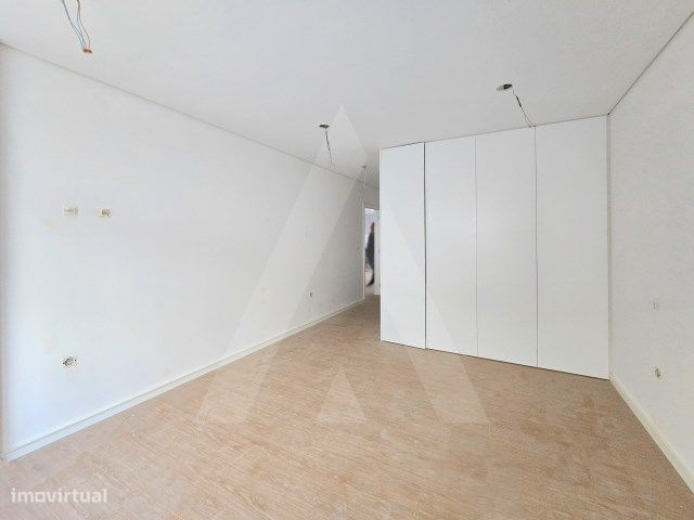 Apartamento T2 moderno - Open Space com imensa luz natura