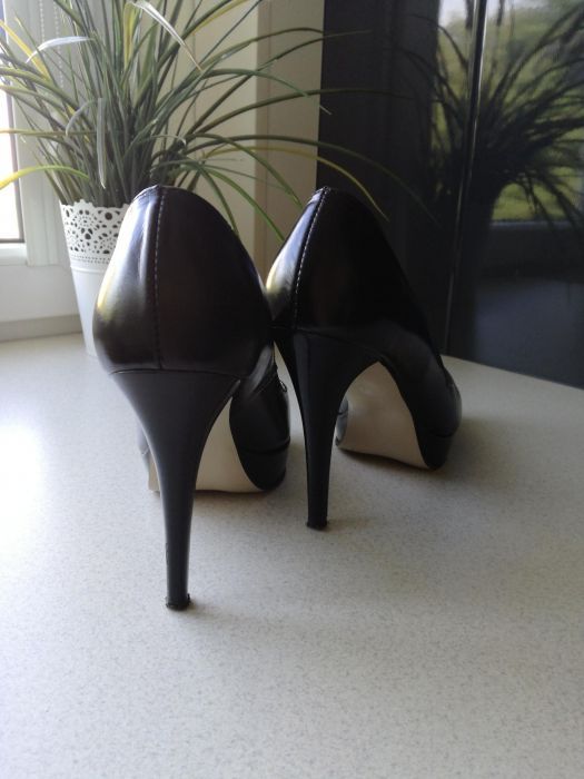 Buty szpilki nowe skórzane