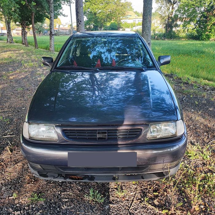 Seat Ibiza 1.9 TDI com gancho de reboque