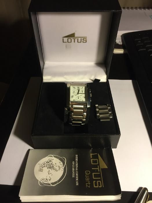 Relogio Lotus com Caixa e poco uso