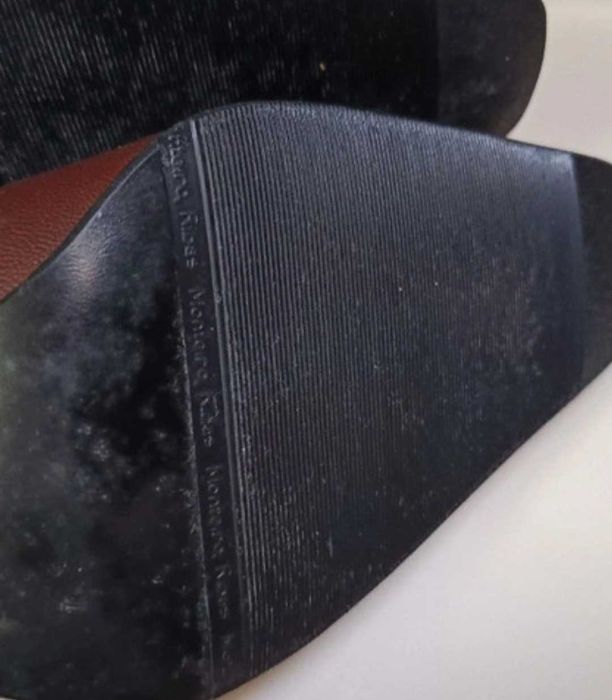 Sapatos castanhos, super elegantes  AltaClasse