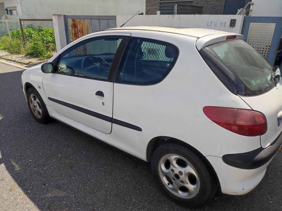 Peugeut 206 com junta da cabeça queimada