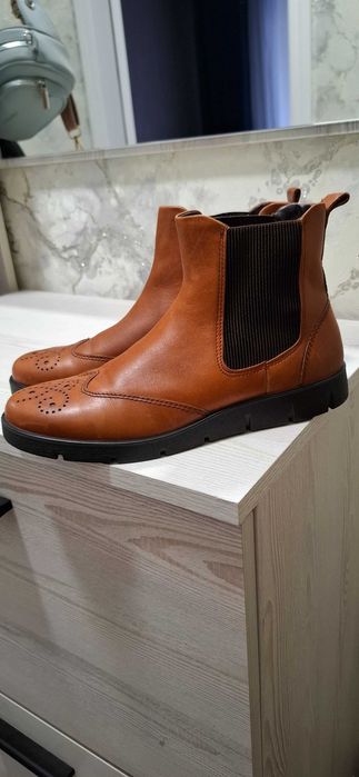Шкіряні черевики челсі Ecco Bella