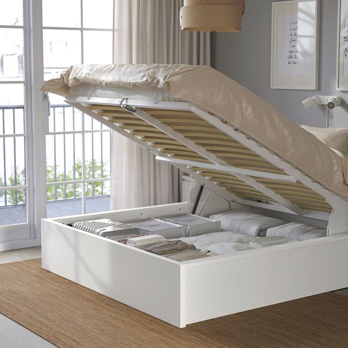Cama com arrumação Ikea Malm + comodas Ikea + colchão