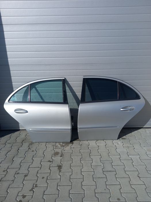 Дверка дверь двері задні Mercedes E-class w211 седан lack 744