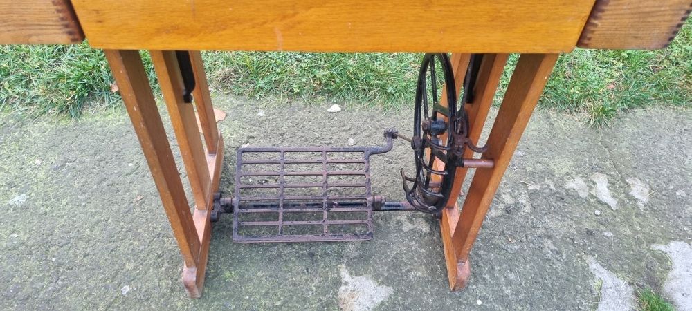 Szczecin Maszyna do szycia Lucznik KL.82