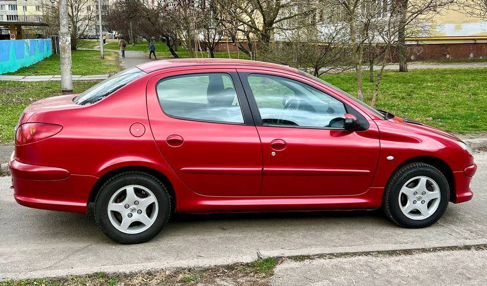 Офіційний 88пробіг! Peugeot 206 Sedan XT 2010 1.6(110к.с) Автомат(Полноценный) Автомобиль Автомобіль Седан