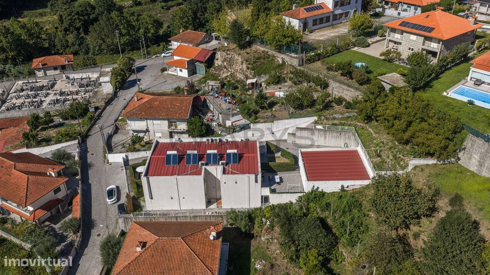 Apartamento T3 com garagem e jardim privativo