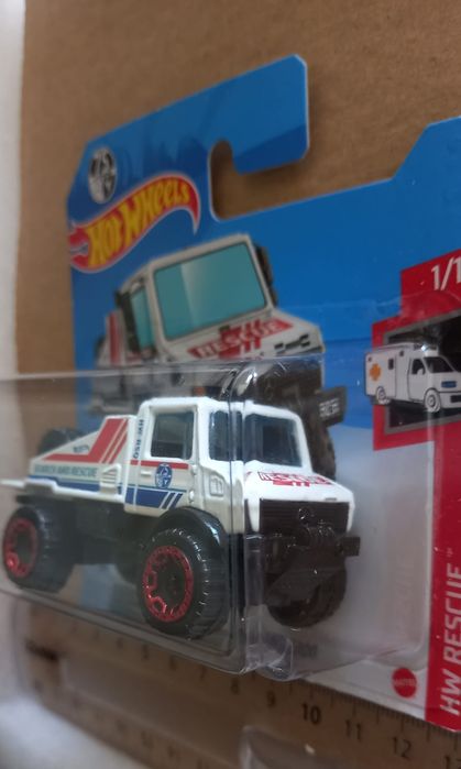 Mercedes-benz unimog 1300 hot wheels