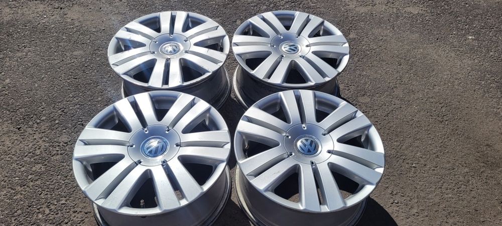 Oryginalne felgi VW 16  5x112 polecam