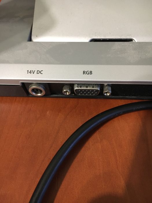 Монітор та колонки