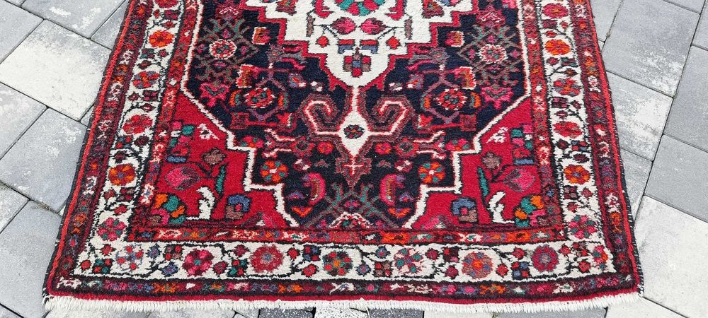 Tuserkan ręcznie tkany dywan wełniany irański 151 x 110 cm Iran