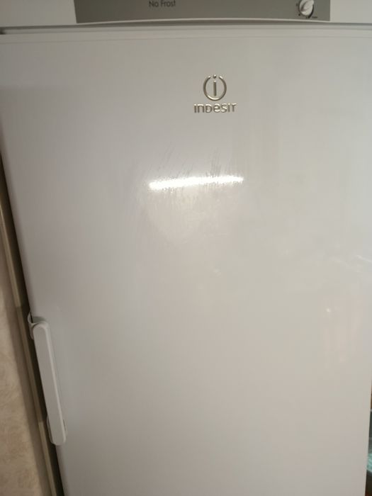 морозильна камера Indesit