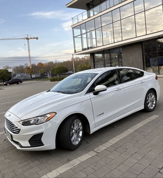 Аренда прокат Ford Fusion гибрид