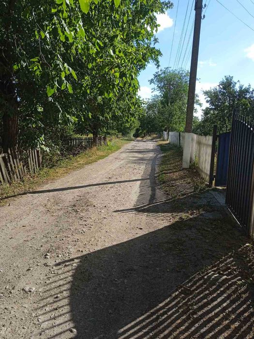 ПРОДАЄТЬСЯ ДІМ із земельною ділянкою в Київській обл. Зареєстровано у Державному реєстрі речових прав